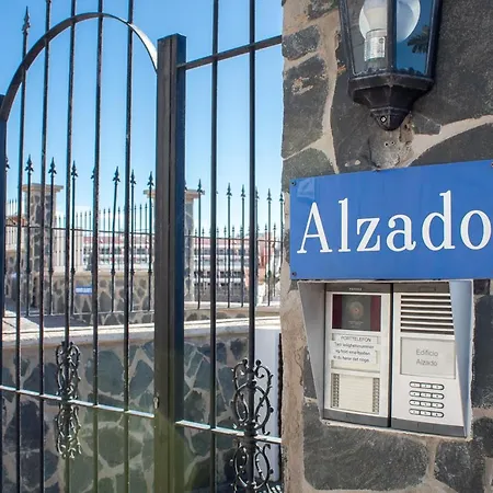 Alzado Amadores Apartment